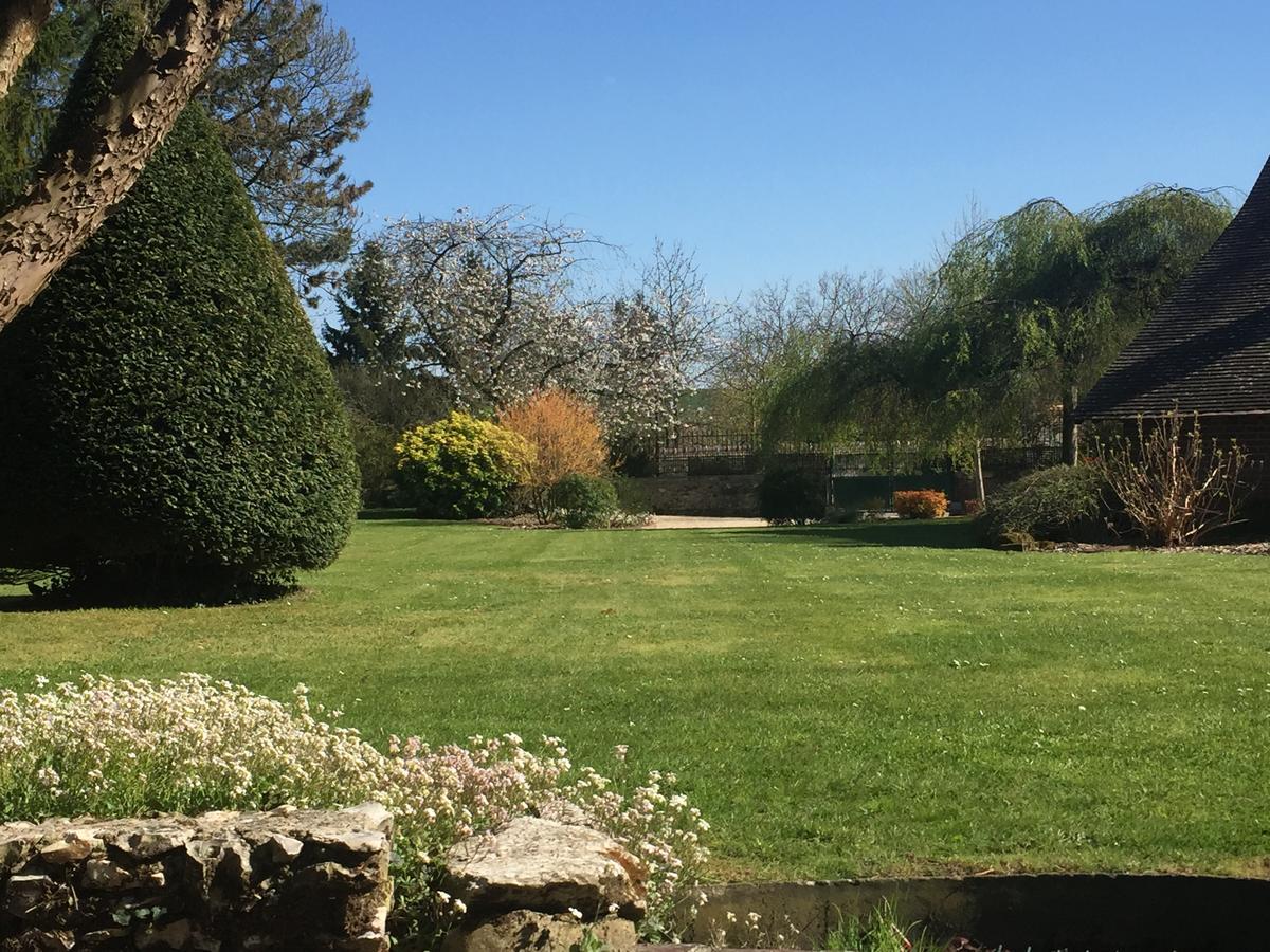Le Puits D'Angle Bed & Breakfast Thibivillers Exterior photo
