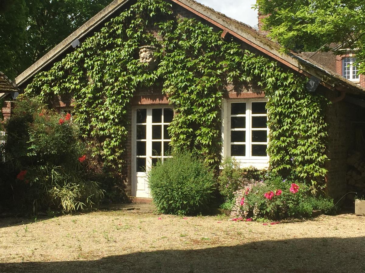 Le Puits D'Angle Bed & Breakfast Thibivillers Exterior photo